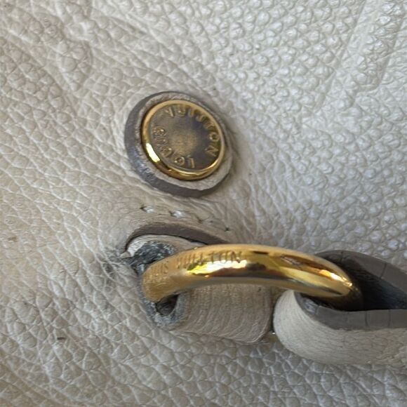 Louis Vuitton leather tote - Picture 12 of 13